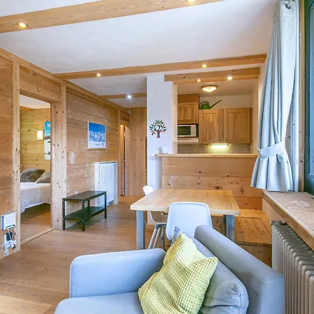 Elegant 3 Pieces Renove Avec Balcon, Coeur De Val-d'isere, Proche Commodites - Fr-1-694-1 *